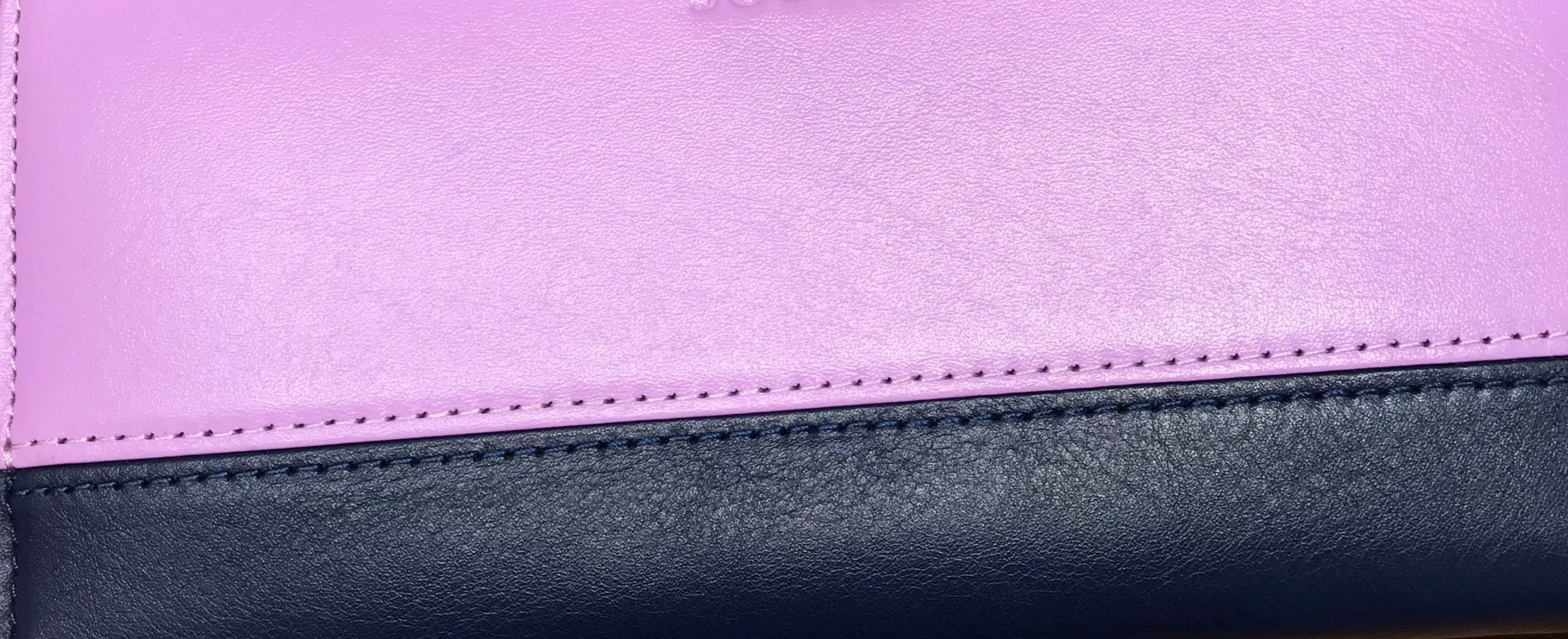 紫色の財布